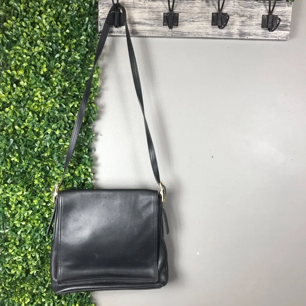 Vintage Coach Black Leather Bag - Picture 3 of 11